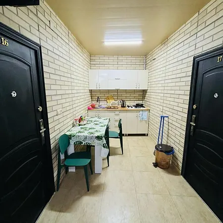 Отель Nana'S House Батуми Экстерьер фото