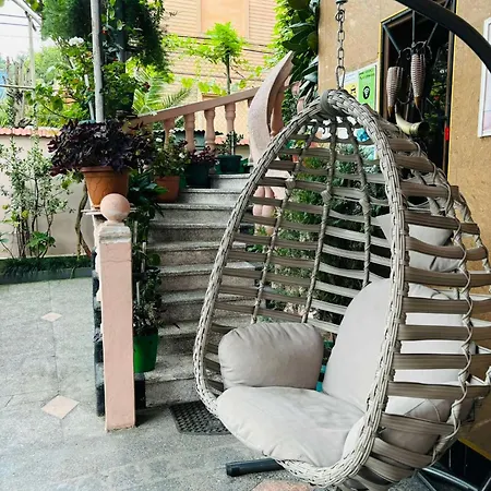 Отель Nana'S House Батуми Экстерьер фото