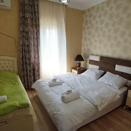 Отель Nana'S House Батуми Экстерьер фото